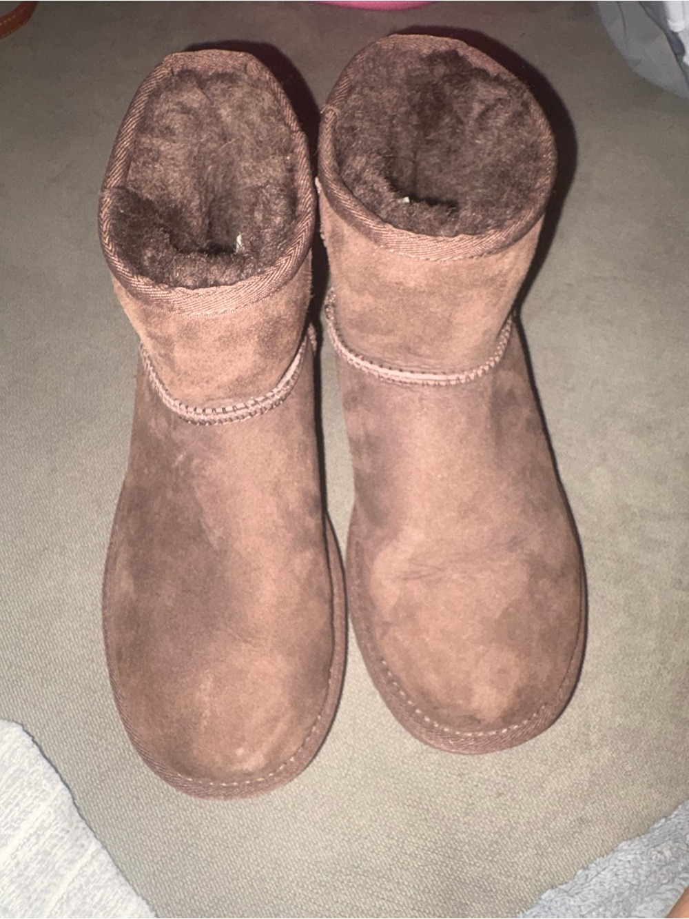 Chocolate brown Mini Uggs size 6 women’s